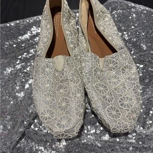 TOMS Women's Lace Slip-On Shoes - Cream